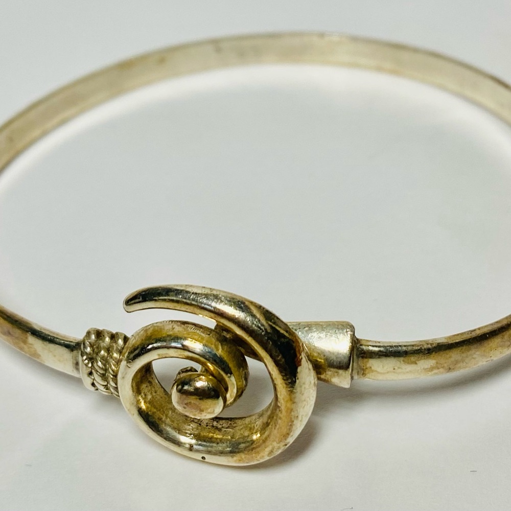 925 Sterling Handmade Bracelet w. Unique Latch